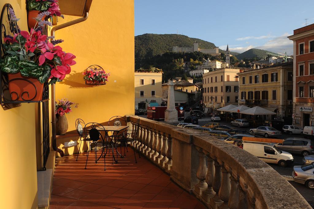 La Terrazza Apartment Spoleto Bagian luar foto